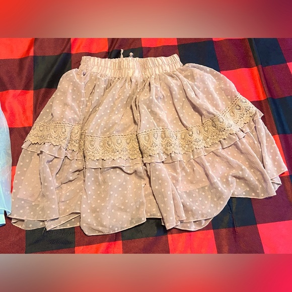 NWOT SHEIN 4 piece bundle. 2 holiday tshirts & 2 pastel color skirts (size 4/s) - Picture 12 of 15